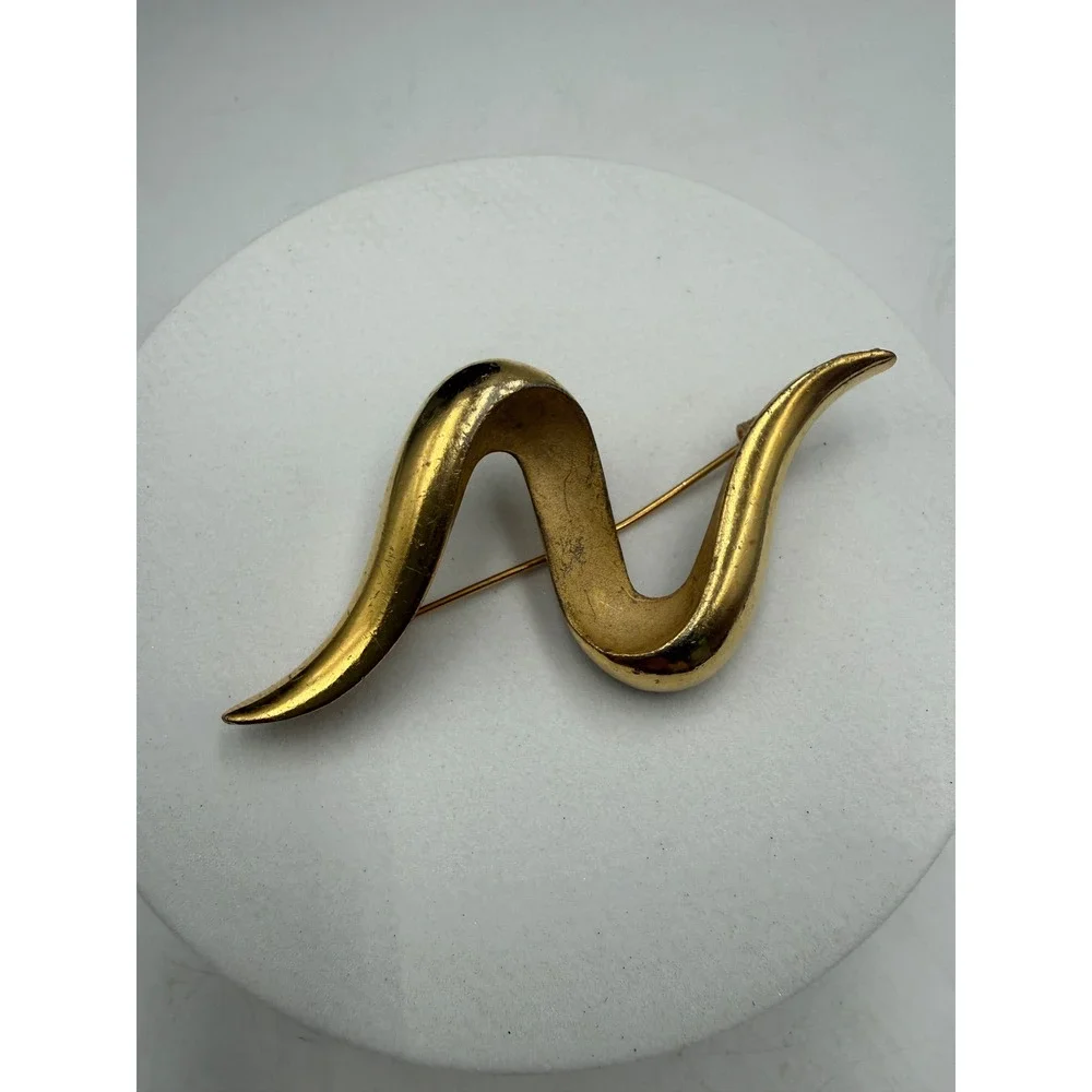 Vintage Gold Tone Abstract Wavy Ribbon Brooch Pin Sculptural Modernist‎ Design